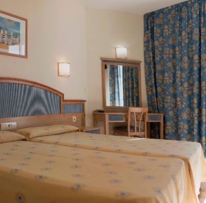 Hôtel AzuLine Mar Amantis & II 3*, Séjour Espagne & ses îles, Baléares, Ibiza par Ôvoyages Hôtel AzuLine Mar Amantis & II 3*, Séjour Espagne & ses îles, Baléares, Ibiza par Ôvoyages